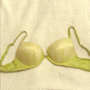 Lime green VS bra💚